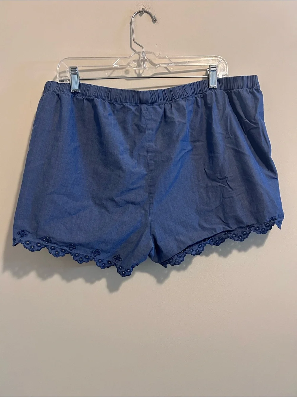 Bundle of 2 Old Navy Elastic-Waist Women’s Shorts‎